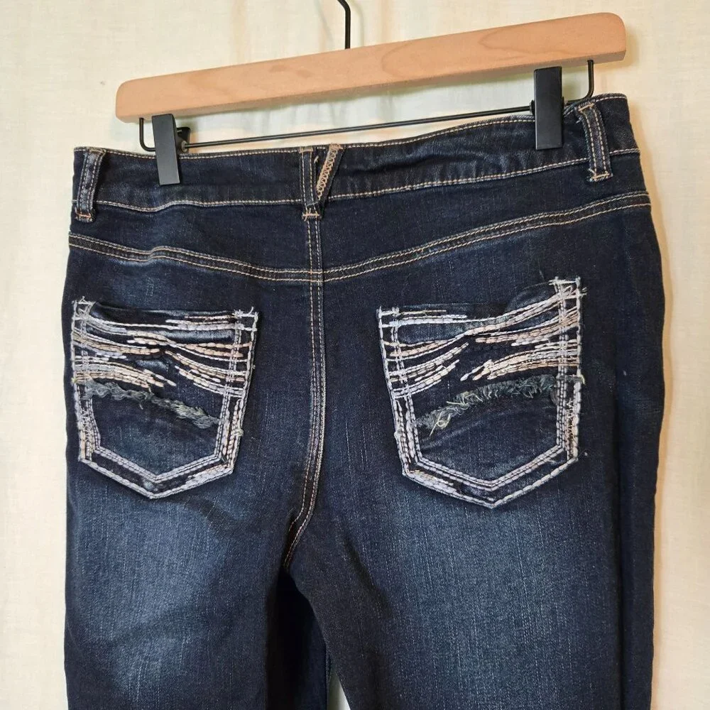 Maurices jeans womens 5/6 Medium wash heavy-stitching cropped